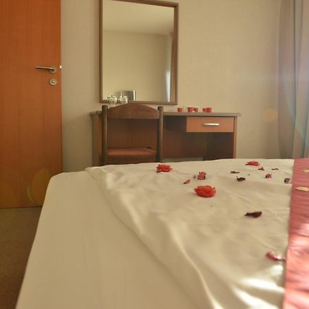 Hotel Bellevue Szkopje Kültér fotó