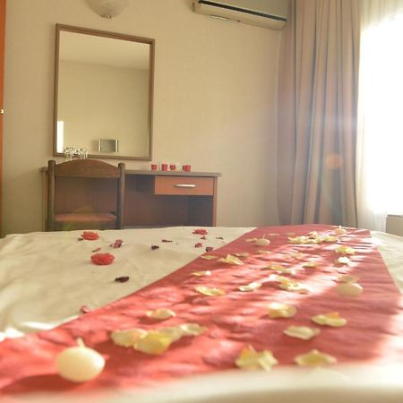 Hotel Bellevue Szkopje Kültér fotó