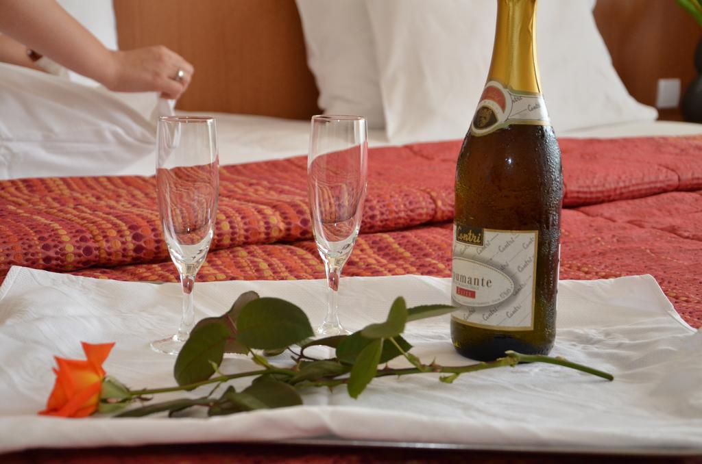 Hotel Bellevue Szkopje Szoba fotó