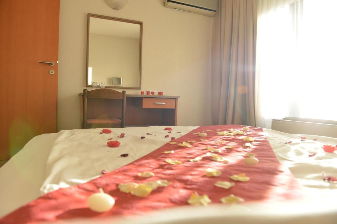 Hotel Bellevue Szkopje Kültér fotó