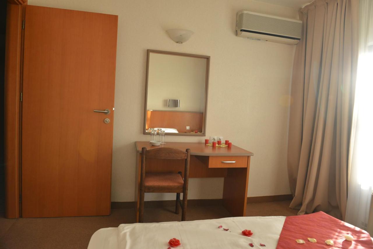 Hotel Bellevue Szkopje Kültér fotó