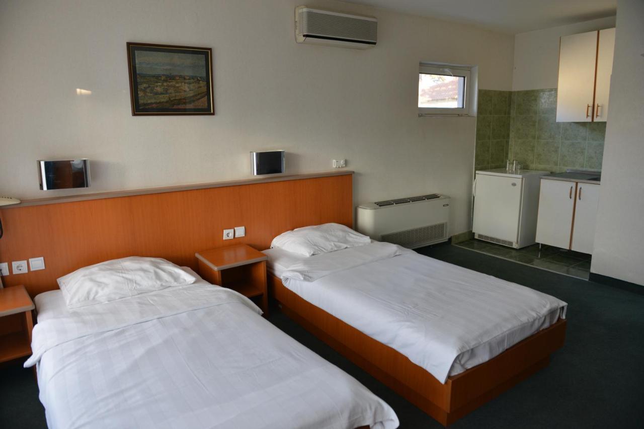 Hotel Bellevue Szkopje Kültér fotó