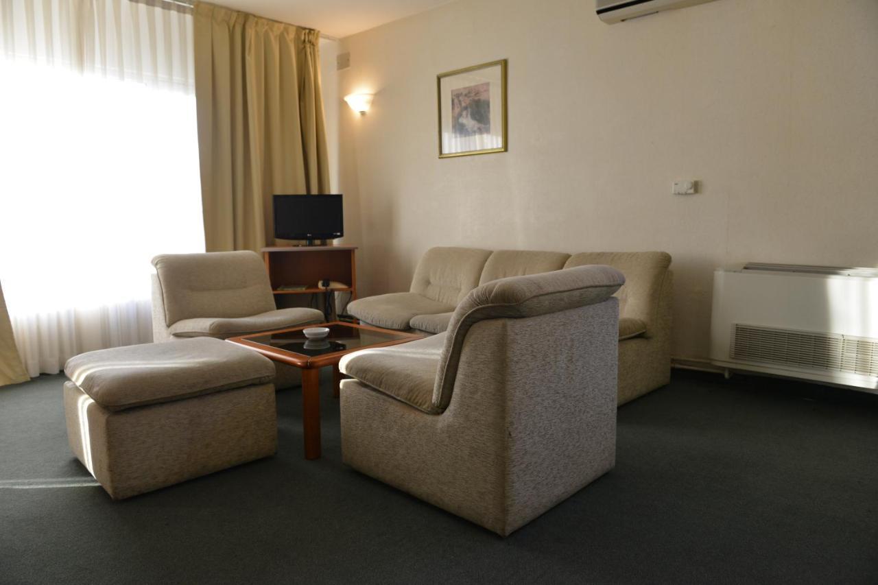 Hotel Bellevue Szkopje Kültér fotó