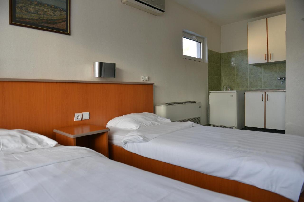 Hotel Bellevue Szkopje Kültér fotó