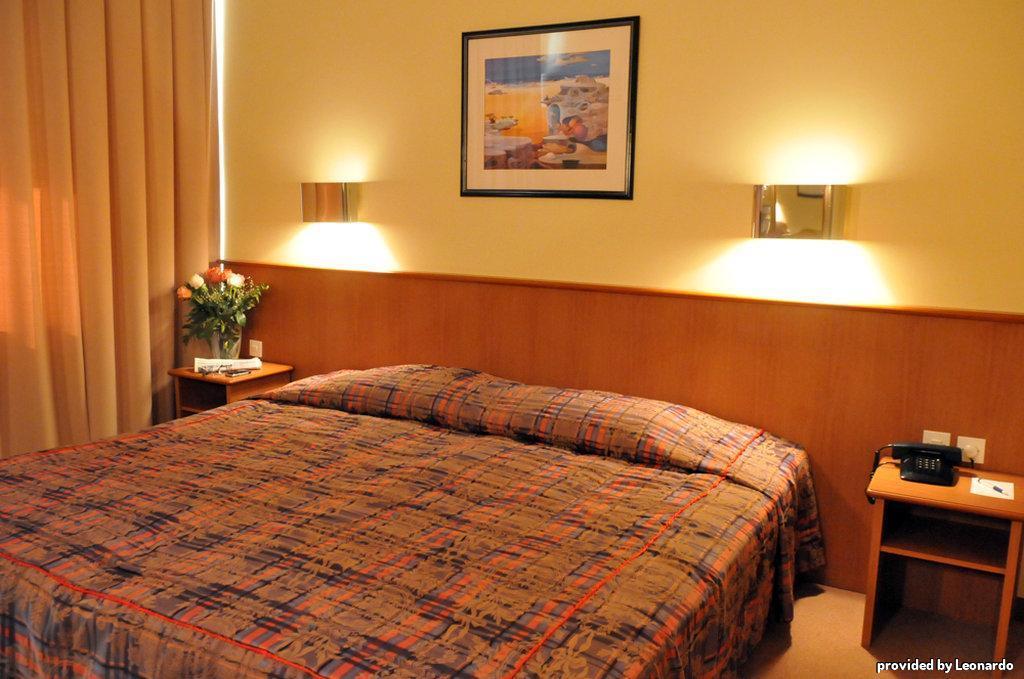 Hotel Bellevue Szkopje Szoba fotó