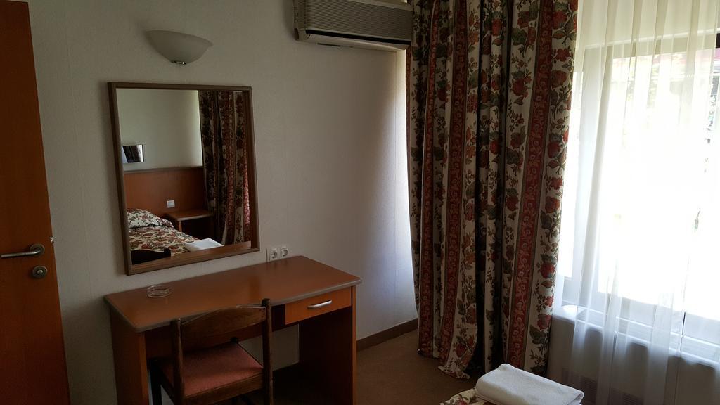 Hotel Bellevue Szkopje Kültér fotó